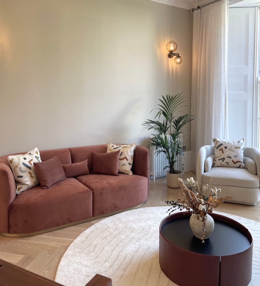 Curved Lines & Vibrant Hues: The Hampstead Project by Sai Interiors