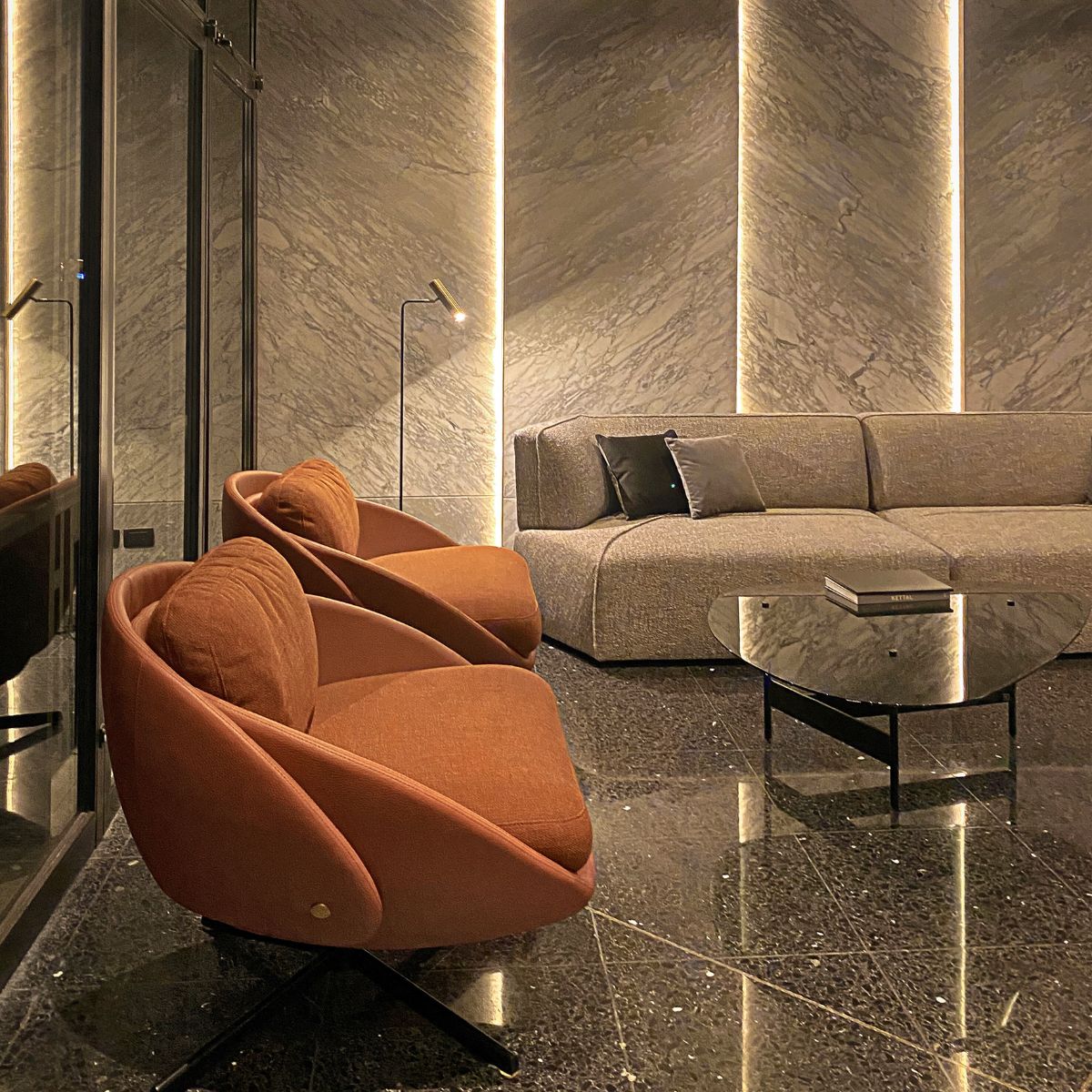 tres mas dos project Disruption Sofa